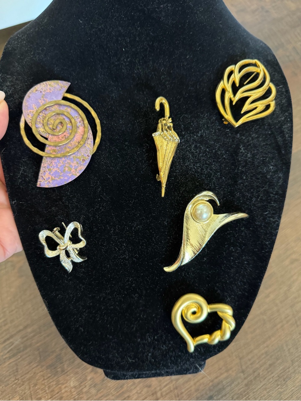 Gold Tone Assorted Women’s Vintage Fashion Brooch Pins - Gold and Purple Accents
